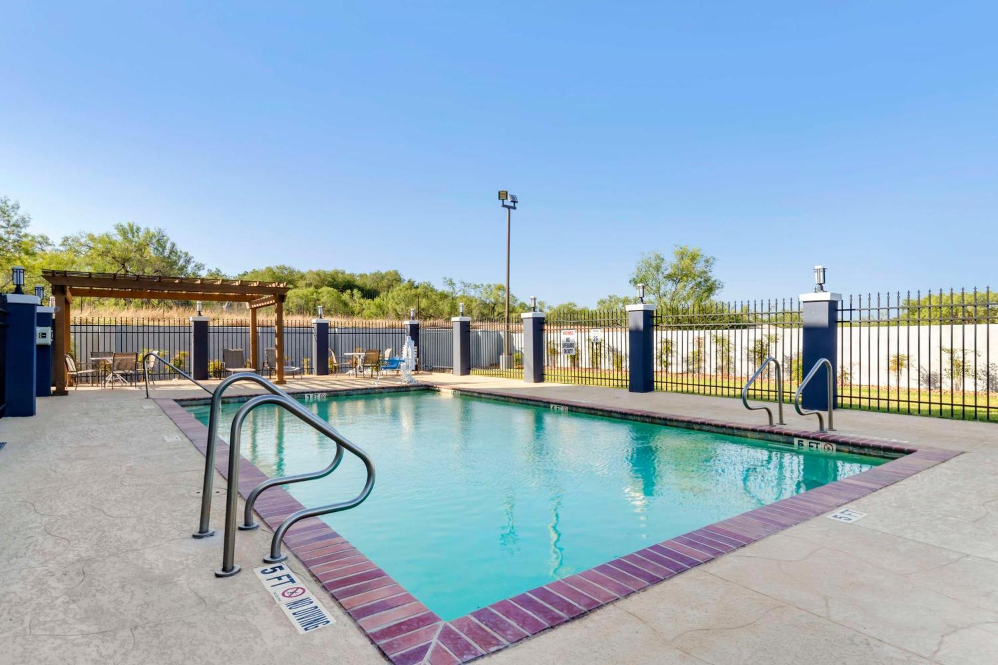Best Western Plus Pleasanton Hotel Eksteriør bilde